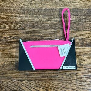 Hot pink Steve Madden wristlet wallet. NWT never used